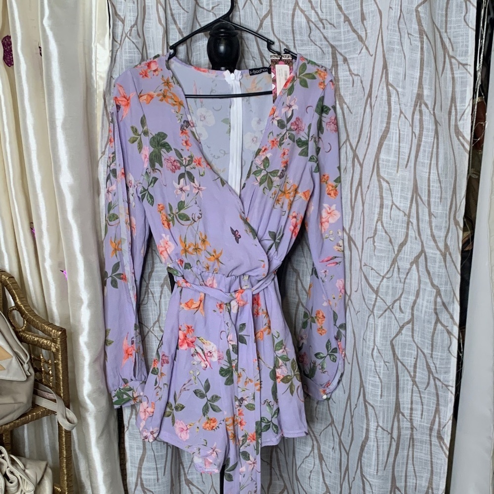 NWT Boohoo Lavender Floral Wrap Romper with Tie Waist